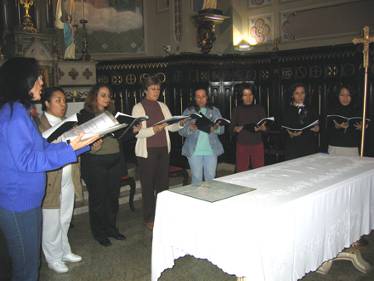 noneto feminino, altar da Igreja do Divino Esprito Santo