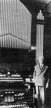 Maestro Furio e seu órgão, na casa do Ipiranga